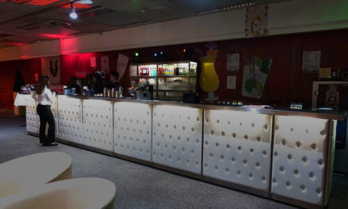 Barelemente für Cocktails und dergleichen gibt es bei uns im Verleih.